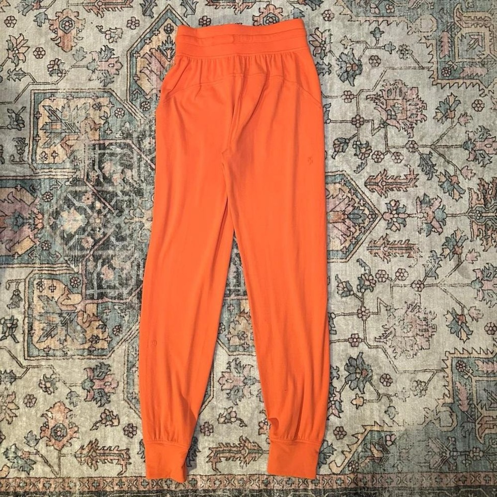 Lululemon Size 2 – vibrant orange‎ joggers - Picture 3 of 7